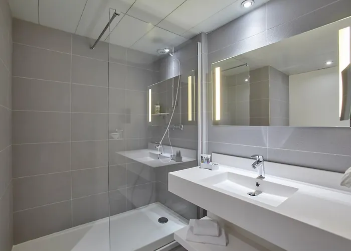 מלון Mercure Paris Cdg